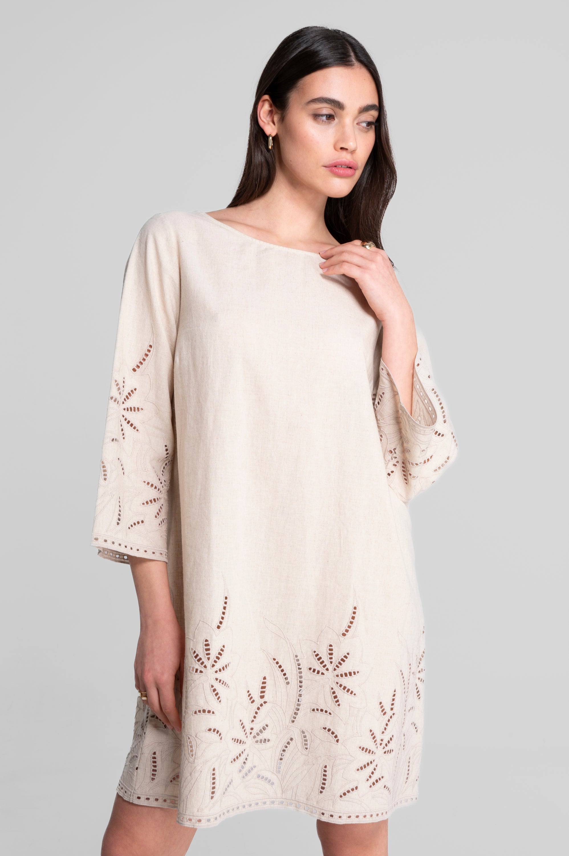 Cotton-linen dress with foliage embroidery 7532