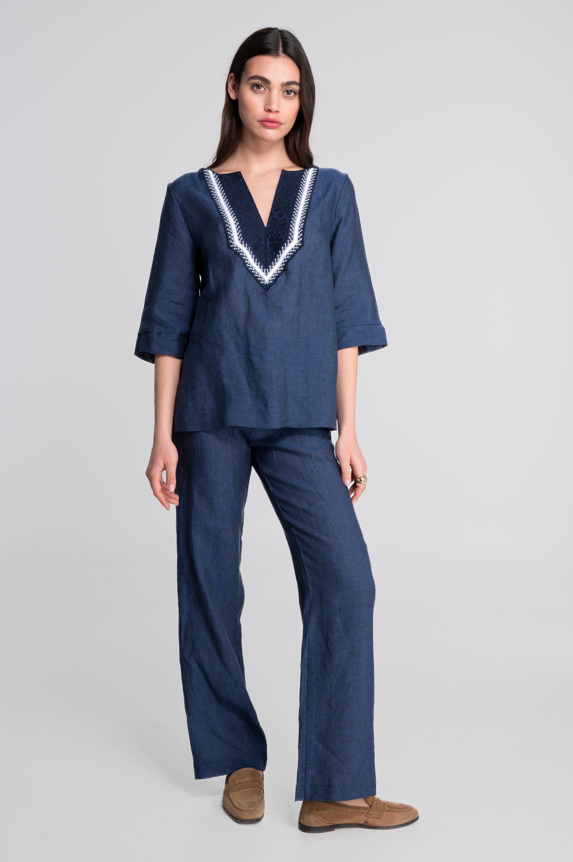 Linen blouse with ethnic embroidery 7531