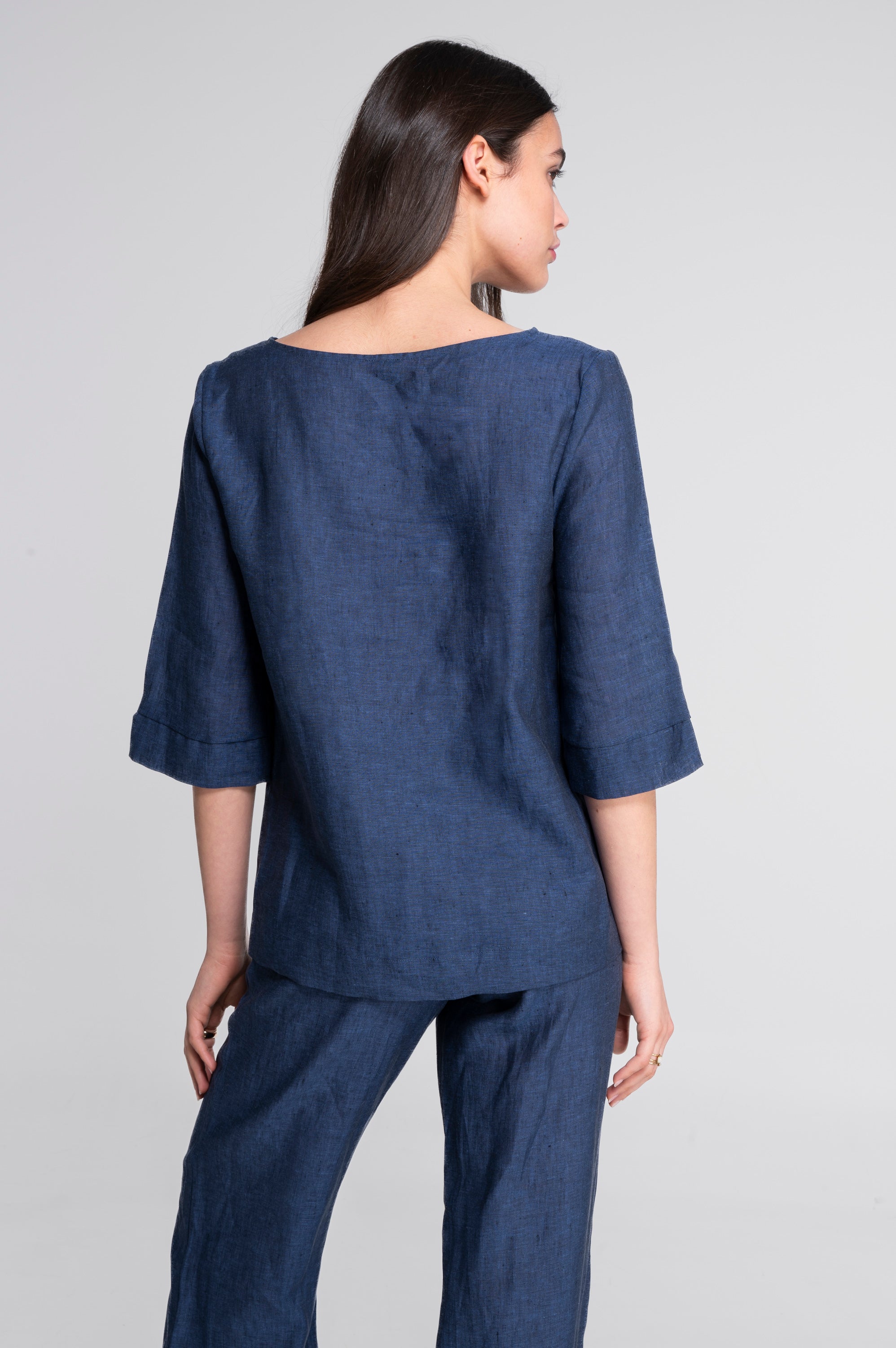 Linen blouse with ethnic embroidery 7531