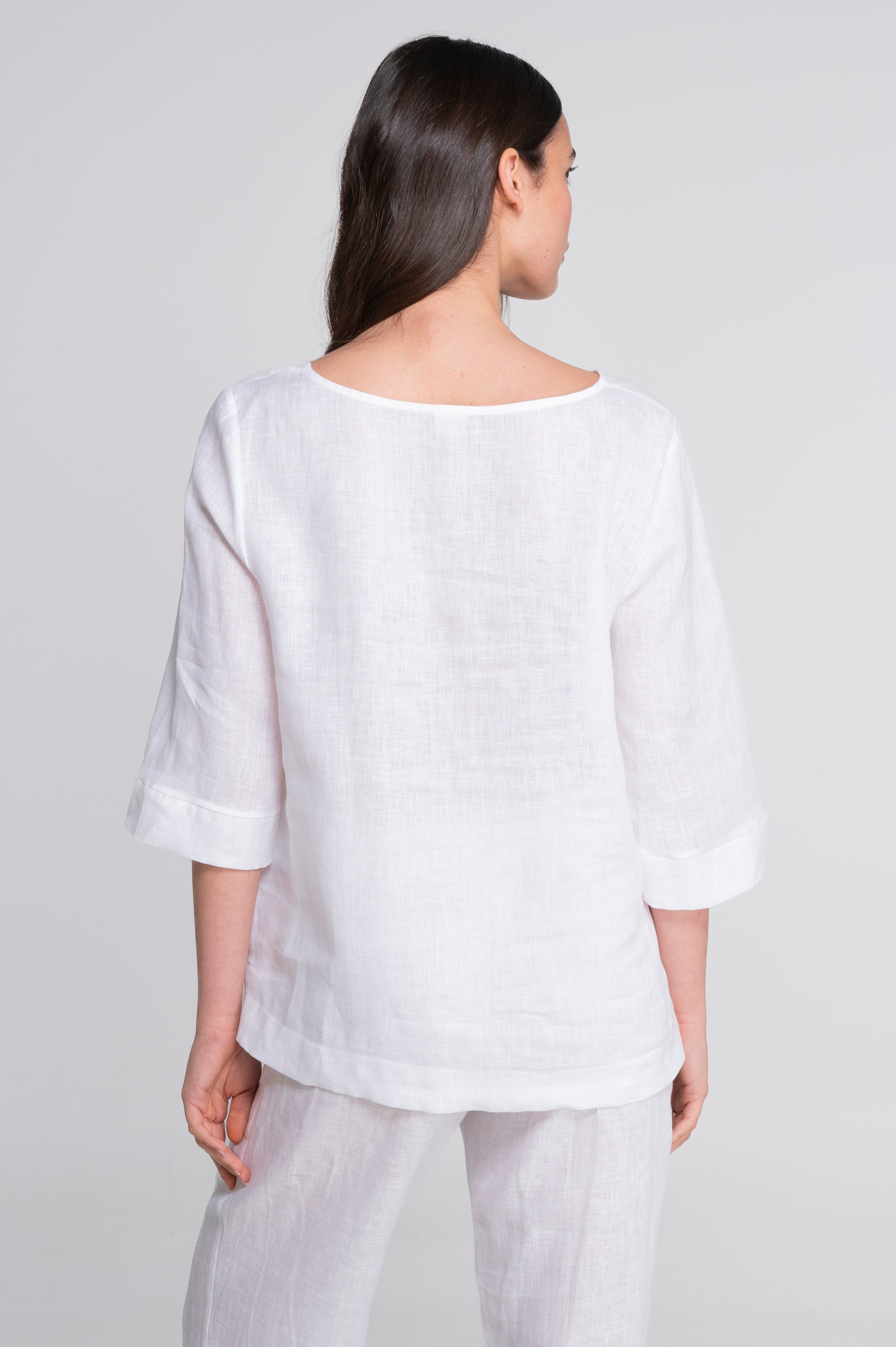 Linen blouse with ethnic embroidery 7531