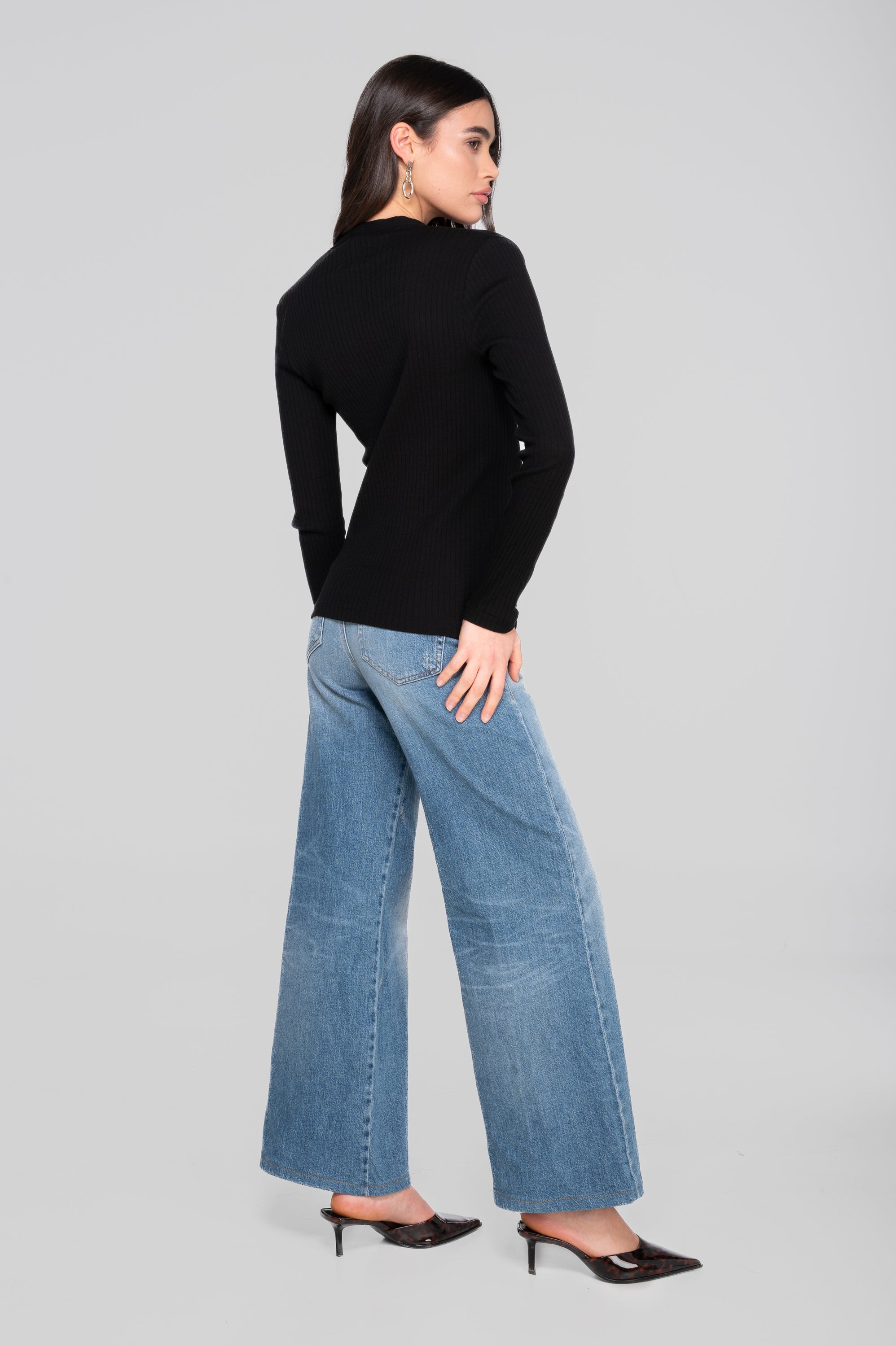 Cotton long sleeves henley shirt 7565