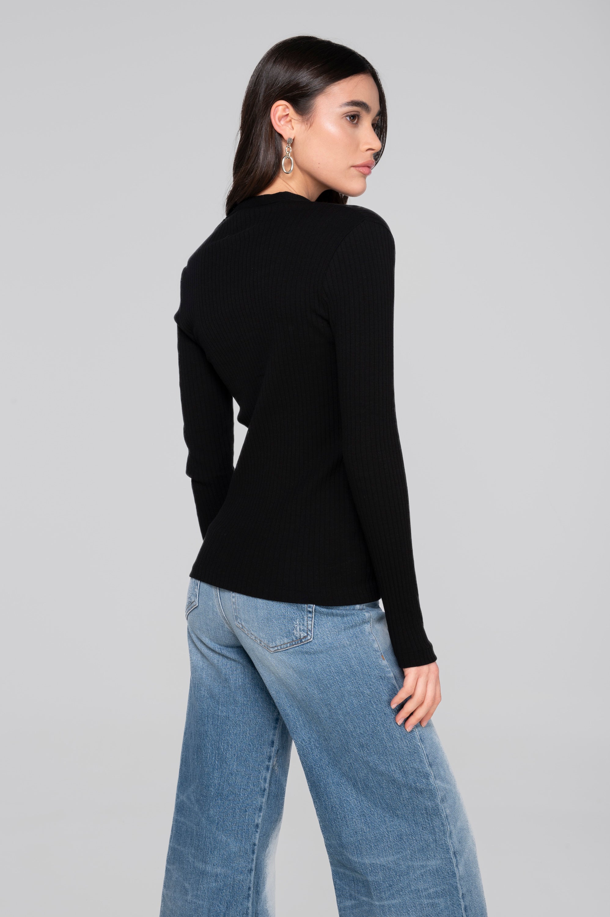 Cotton long sleeves henley shirt 7565